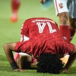 حسين الشحات يحصل على جائزة أفضل لاعب في مباراة الأهلي والزمالك